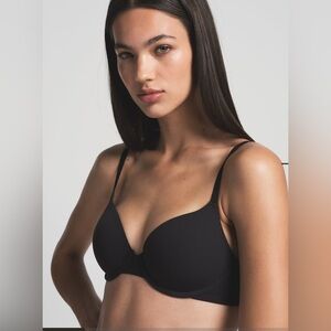 NWT $54 Skims Kim Kardashian Fits Everybody T-Shirt Bra 38D Onyx BR-UWR-2294